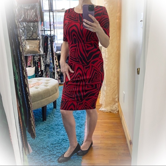 💕Beautiful Red and Black Fine Knit Lularoe Julia Dress💕 - Picture 2 of 9